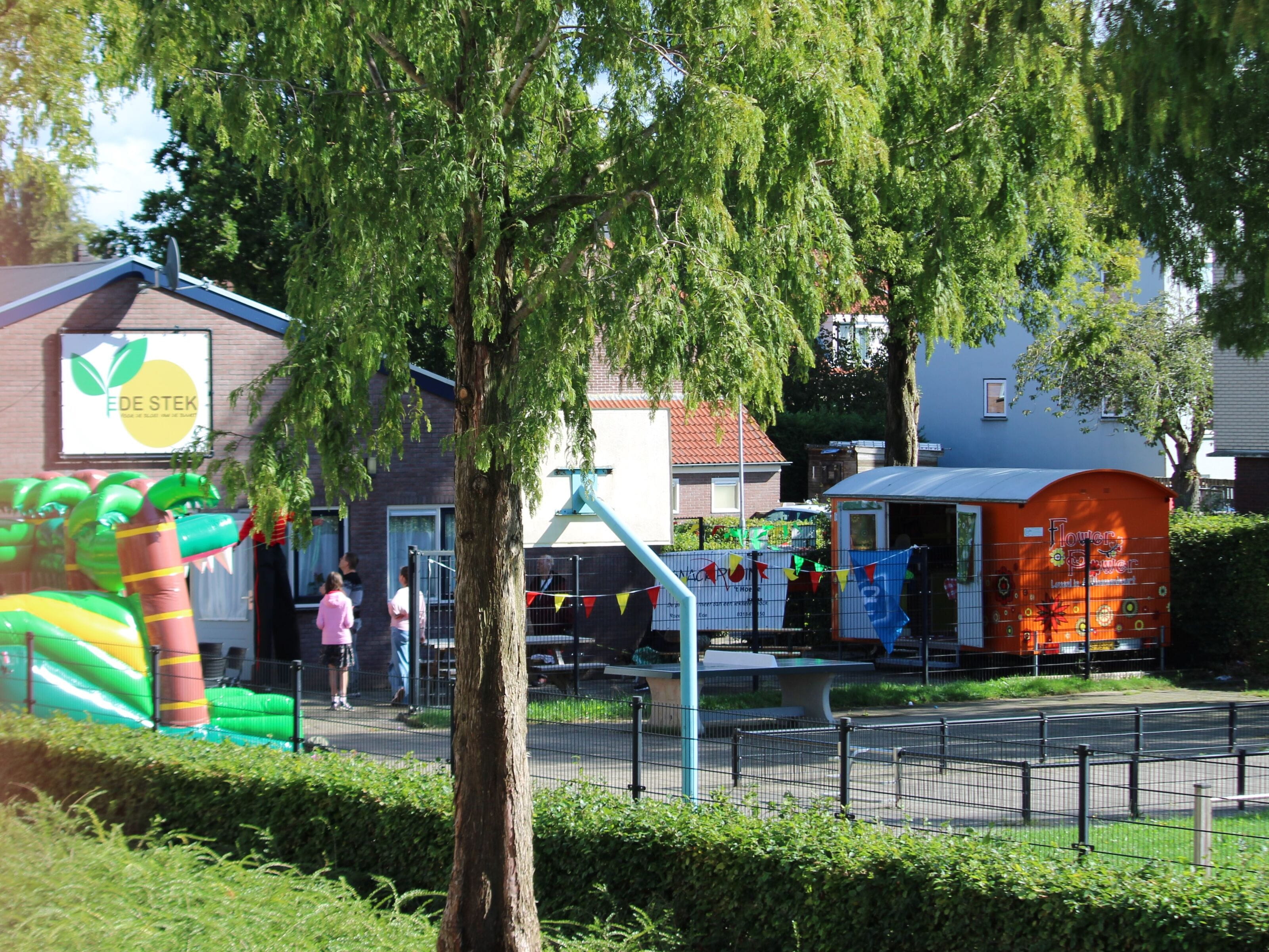 Overzicht terrein bij De Stek in Ede tijdens Burendag 2024